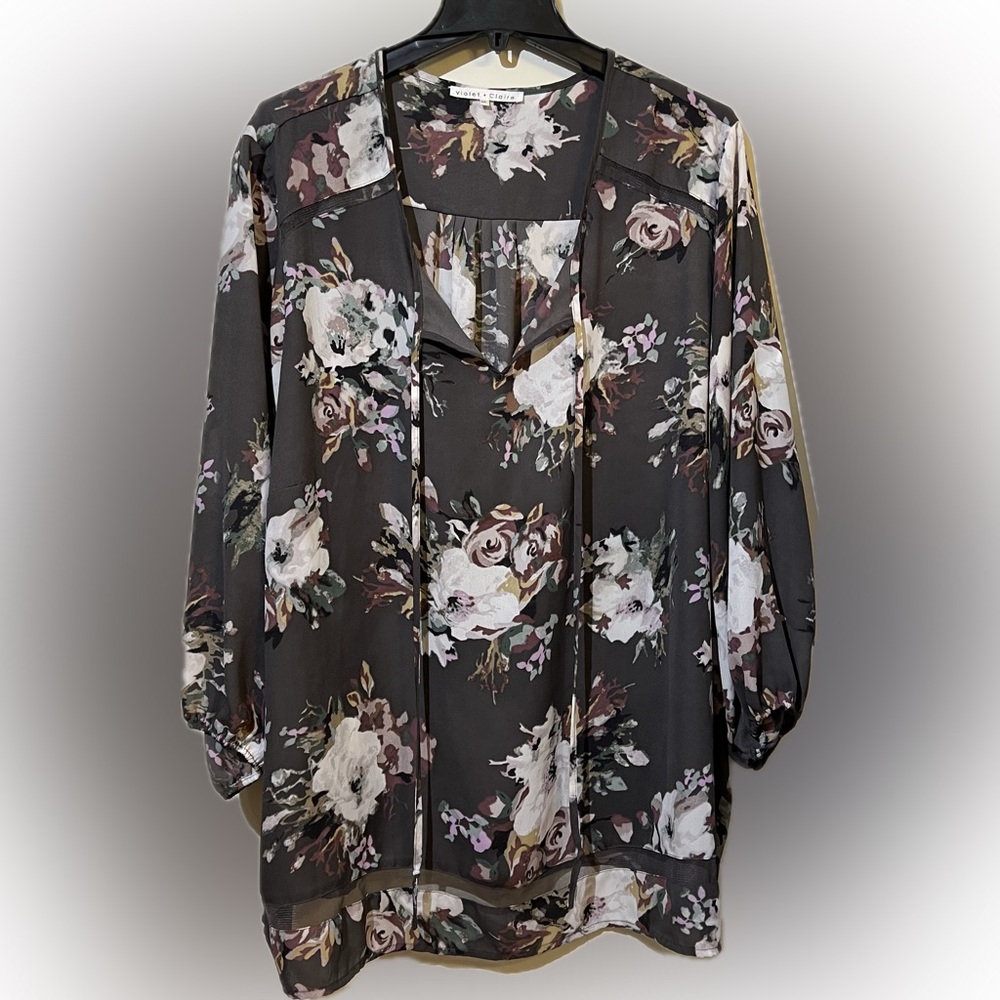 Violet & Claire Floral Tunic Top/Blouse, Semi-Sheer, Womens, 3X, XXXL, Gray